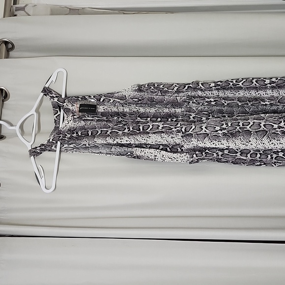 Love and legend jumpsuit - Picture 4 of 15